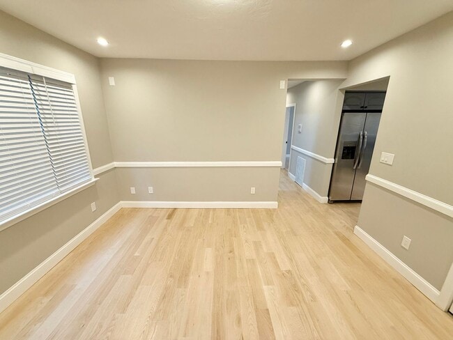 Building Photo - 18 Salina Rd