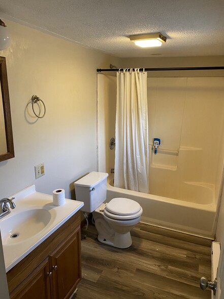 Building Photo - 1793 Ridge Rd