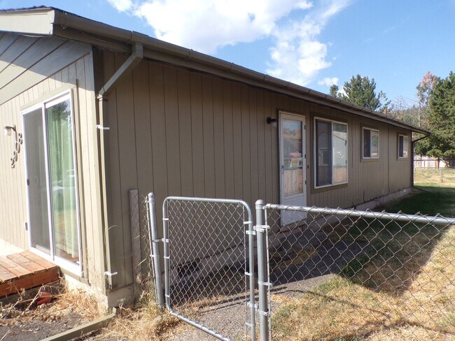 Building Photo - N Depot Duplex