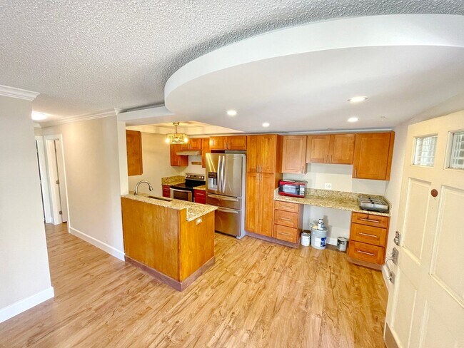 Primary Photo - Elegantly Updated Unfurnished Kihei Villag...