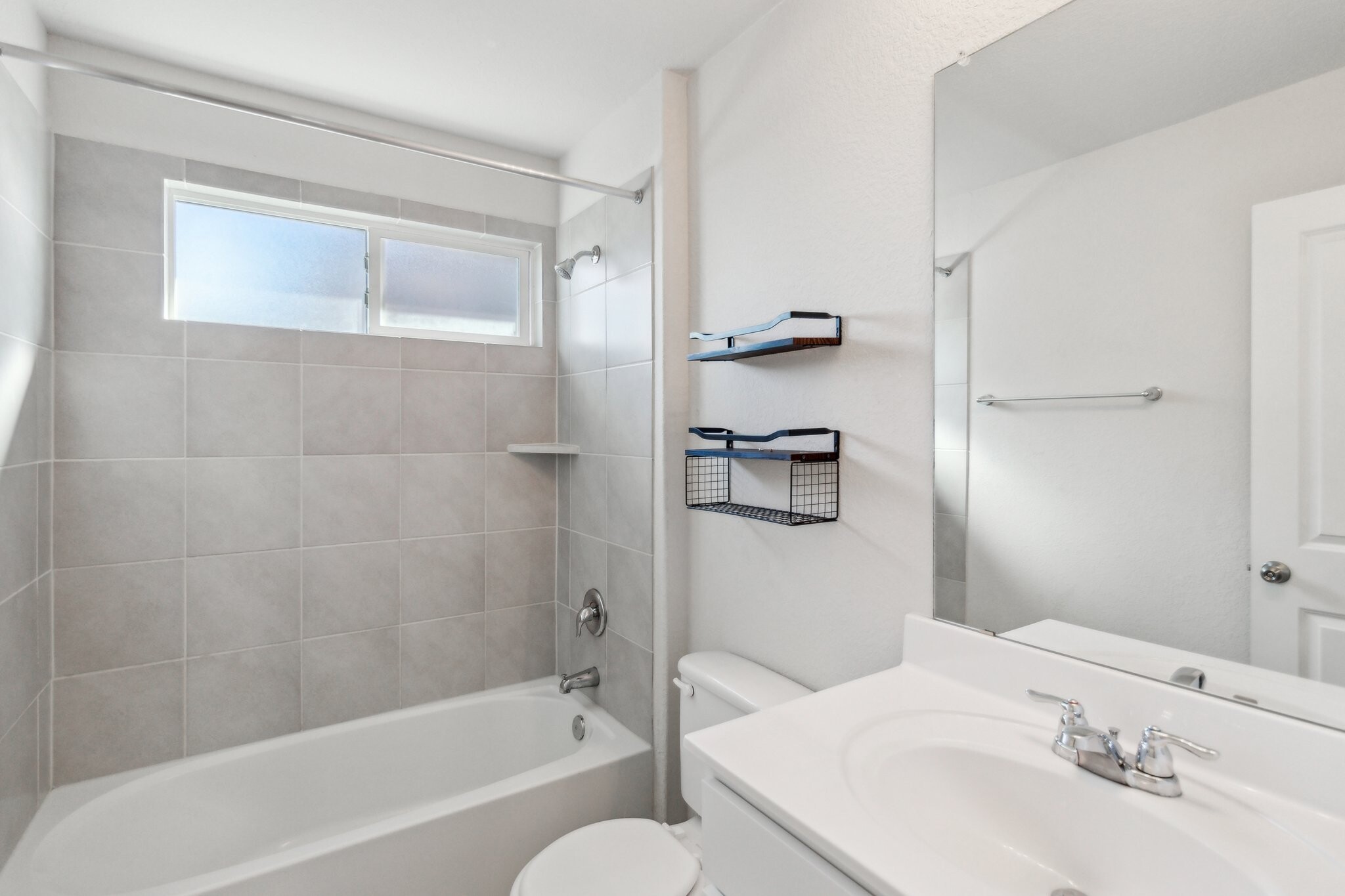 Building Photo - 13003 Minuet Sway