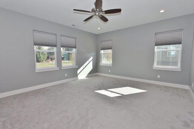 Building Photo - Immaculate Home in Harris Ranch