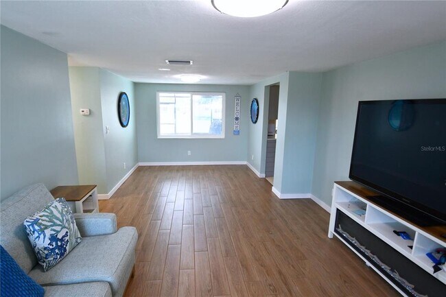 Building Photo - 3839 Star Island Dr