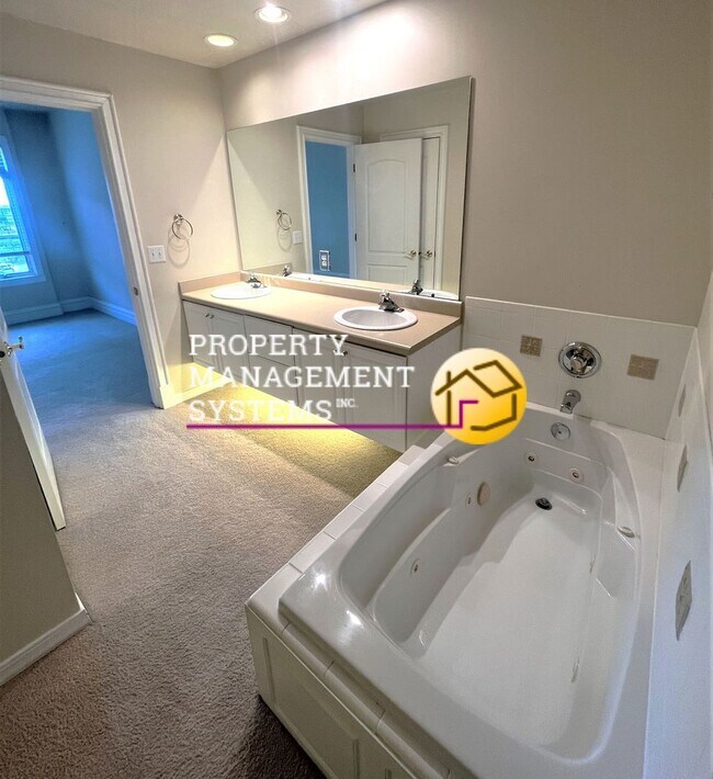Building Photo - Spacious 2 Bedroom Condo Downtown SLC