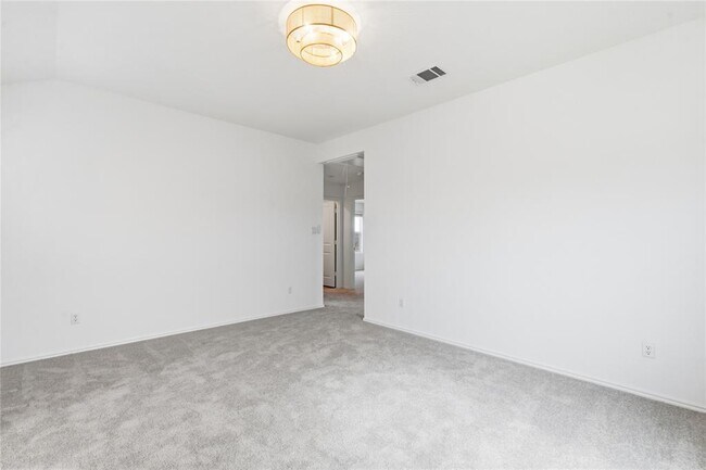 Building Photo - 1404 Roaming Oak Bnd