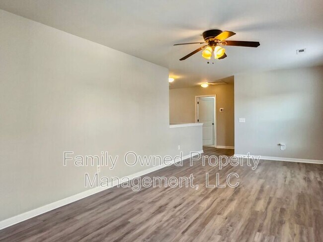 Building Photo - 1834 Chickasaw Dr