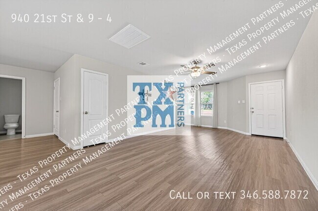 Building Photo - 940 21st St