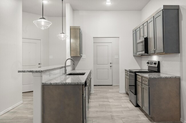 Building Photo - 1122 N 7th St