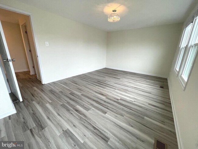Building Photo - 15107 Arum Pl