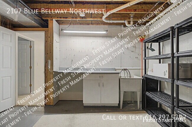 Building Photo - 2107 Blue Bell Way