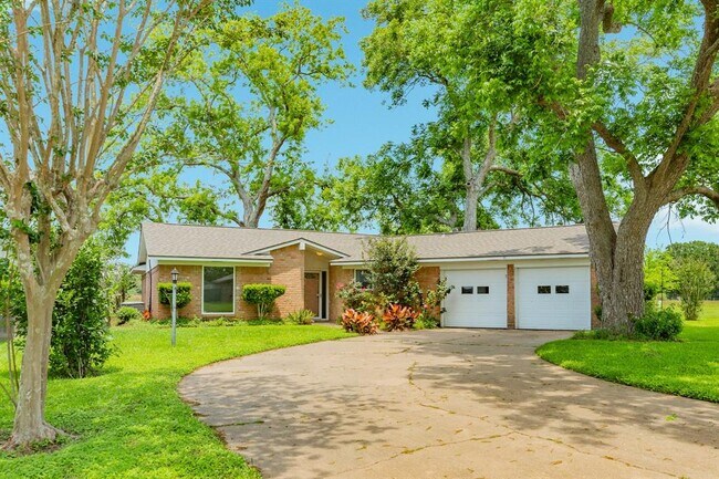 Primary Photo - 438 Wellshire Dr