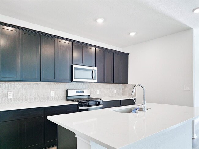 Building Photo - 136 Holmby Dr