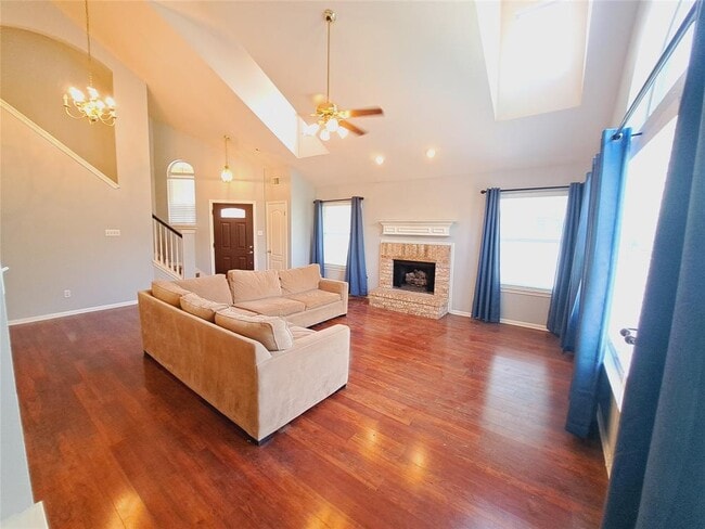 Building Photo - 3708 Bird House Dr