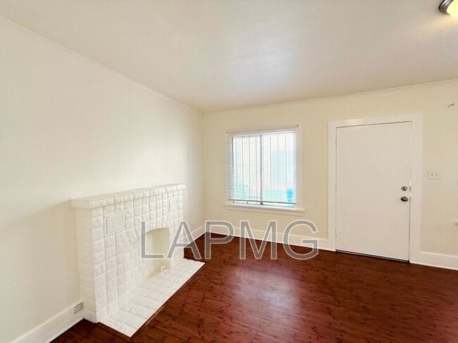 Building Photo - 2316 1/2 E. 3rd Street