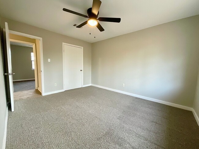 Building Photo - 2003 Doris Dr