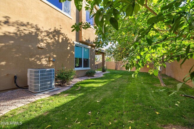 Building Photo - 3437 E Mesquite St