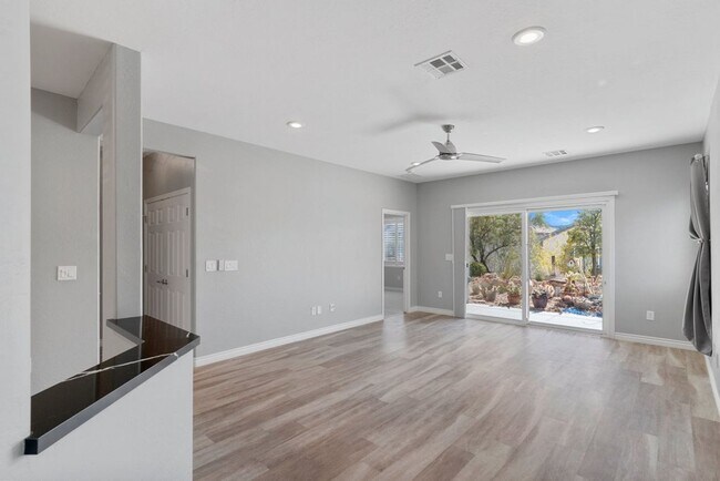 Building Photo - Beautifully upgraded 2Bed 2Bath in Solera Anthem 55+