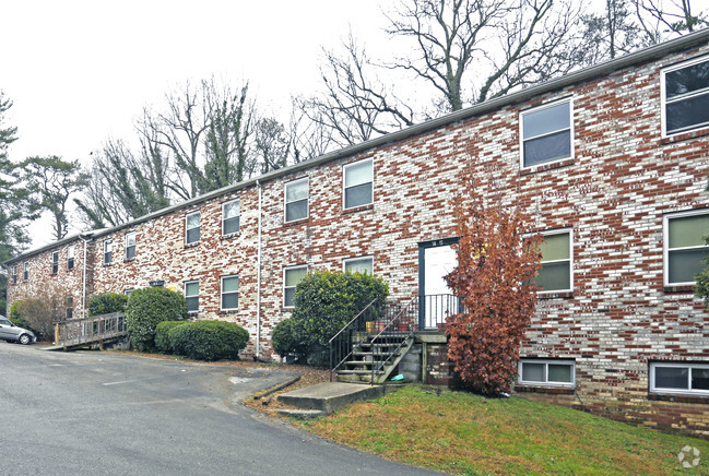 Building Photo - Evergreen Apartments