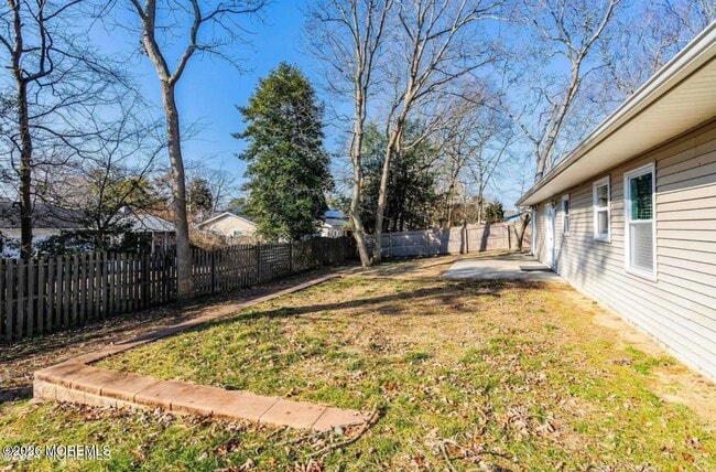 Building Photo - 209 Sinclair Ave