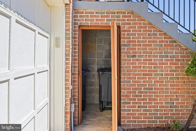 Building Photo - 2658 Logan Wood Dr