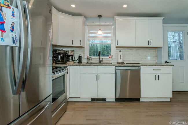 Building Photo - 1462 NY-17A