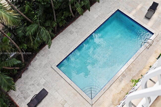 Building Photo - 677 NE 24th St