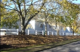 Primary Photo - West Hills Village