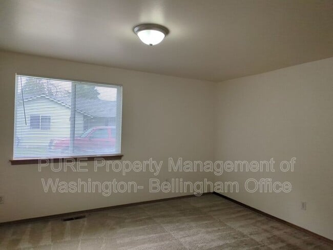 Building Photo - 413 Rowland Rd