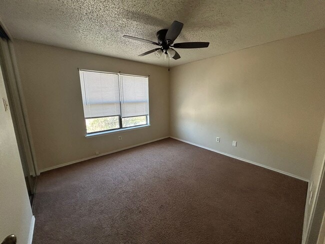 Building Photo - Cobblestone Townhome for Rent