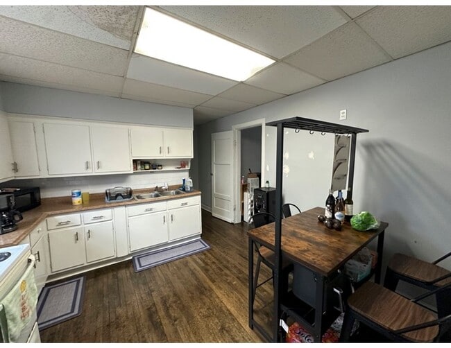 Building Photo - 4210 N Kilpatrick Ave