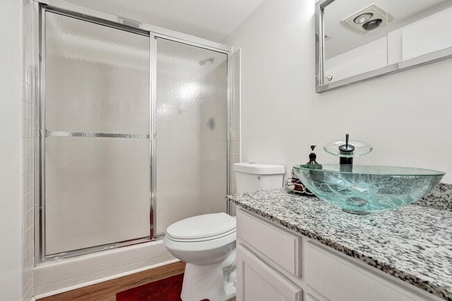 Building Photo - 9840 Pineapple Tree Dr