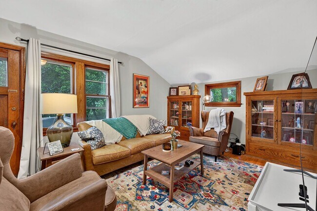Building Photo - 1424 N 70th St