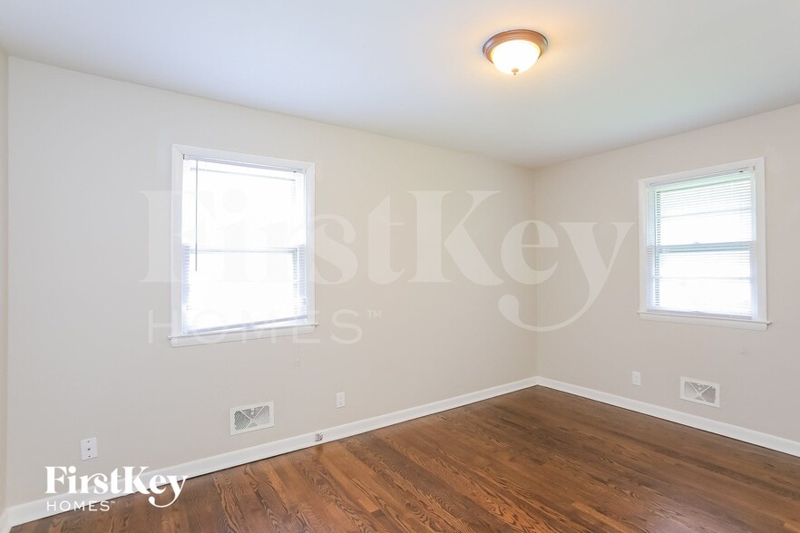 Building Photo - 9707 E 79th Terrace