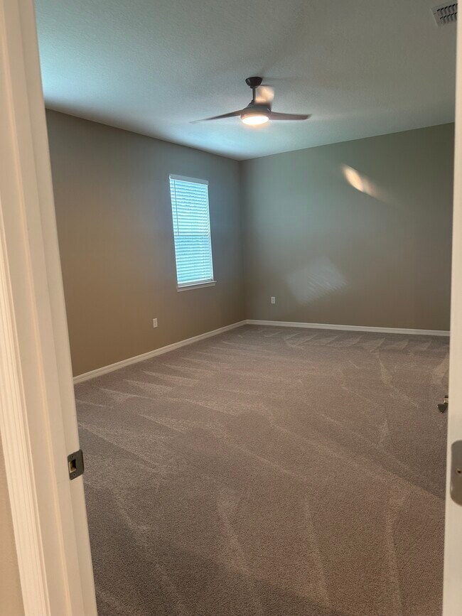 Building Photo - 1300 Plumbago Ct