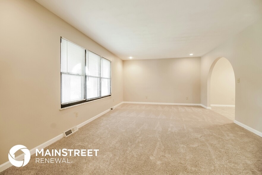 Building Photo - 1889 Birkdale Dr