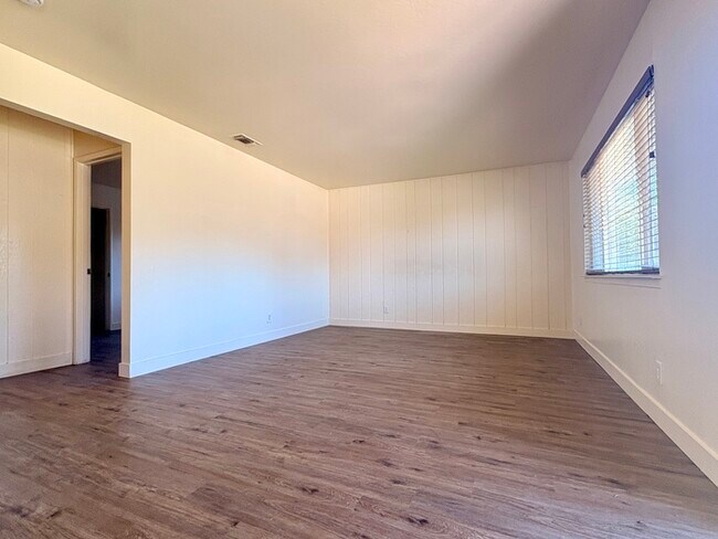 Building Photo - Great Single Story For Rent in Rio Linda CA! 3 Bedroom 1 Bathroom with large backyard