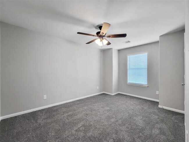 Building Photo - 2022 Midlane Drive