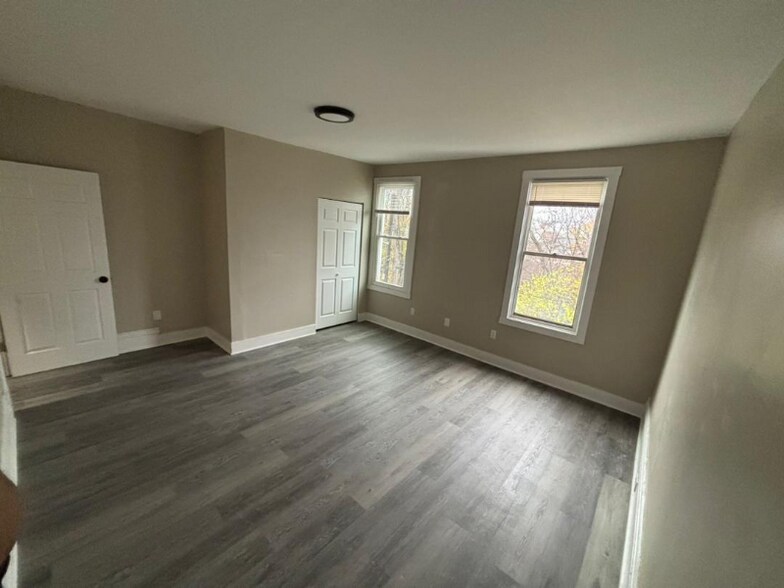 Building Photo - 631 Melwood Ave