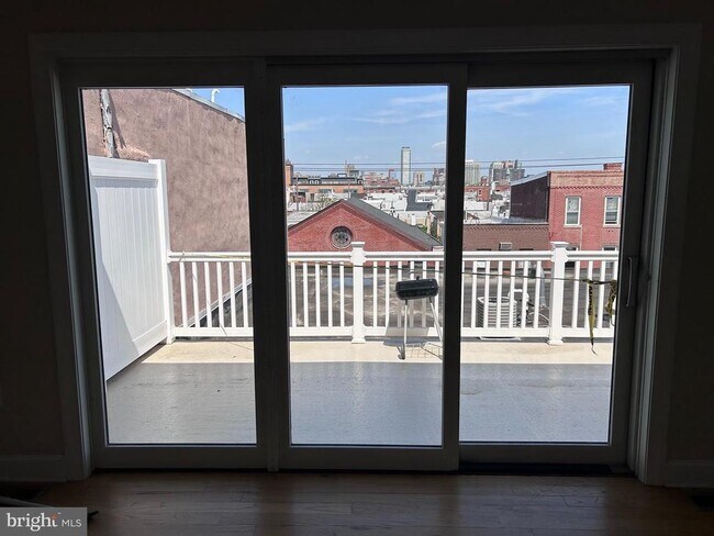 Building Photo - 1400-14 S Darien St