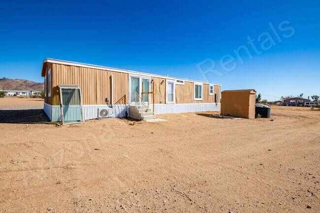Building Photo - RENOVATED, PRIVATE & SPACIOUS HOME