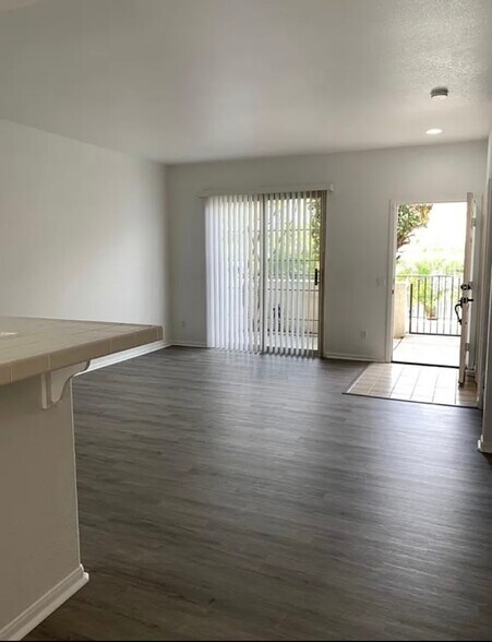 Building Photo - 1460 Rancho Rose Way