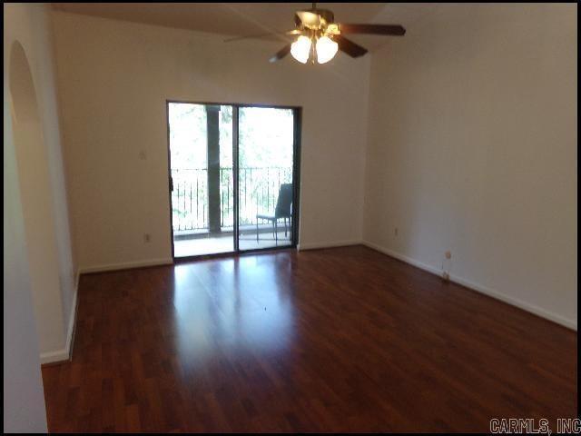 Building Photo - 301 Kings Row Dr