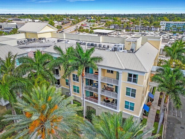 Building Photo - 802 W Windward Way
