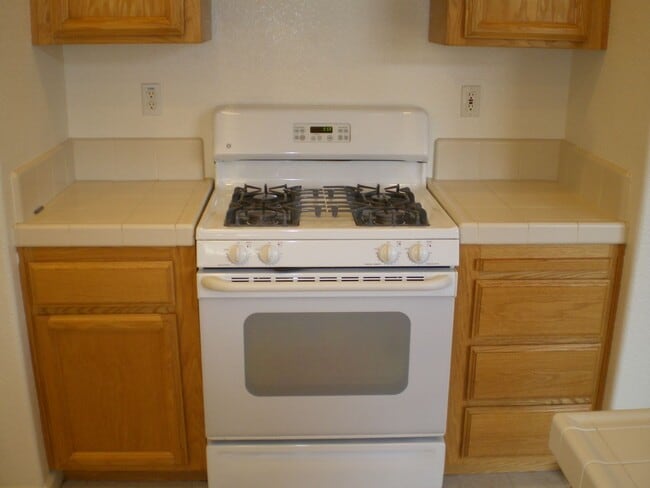Building Photo - Natomas 4bd/2.5bth Single Family Home