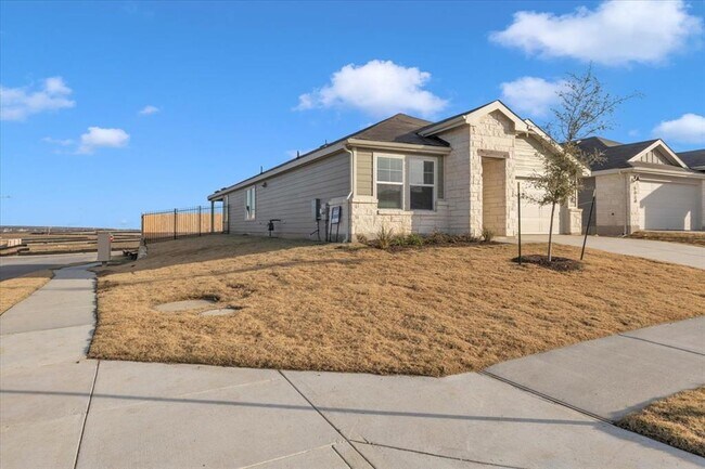 Building Photo - 5028 Hazelnut Ln