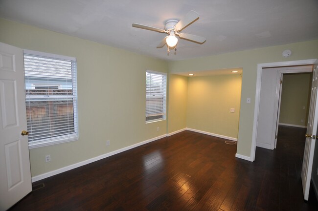 Building Photo - Spacious natural light filled remodeled ho...