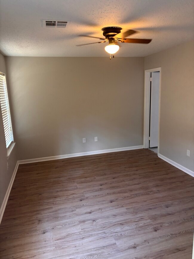 Building Photo - 5773 Belleau Dr