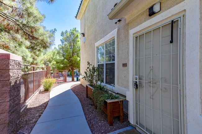 Building Photo - 3 Bedroom North Las Vegas Condo Convenient...