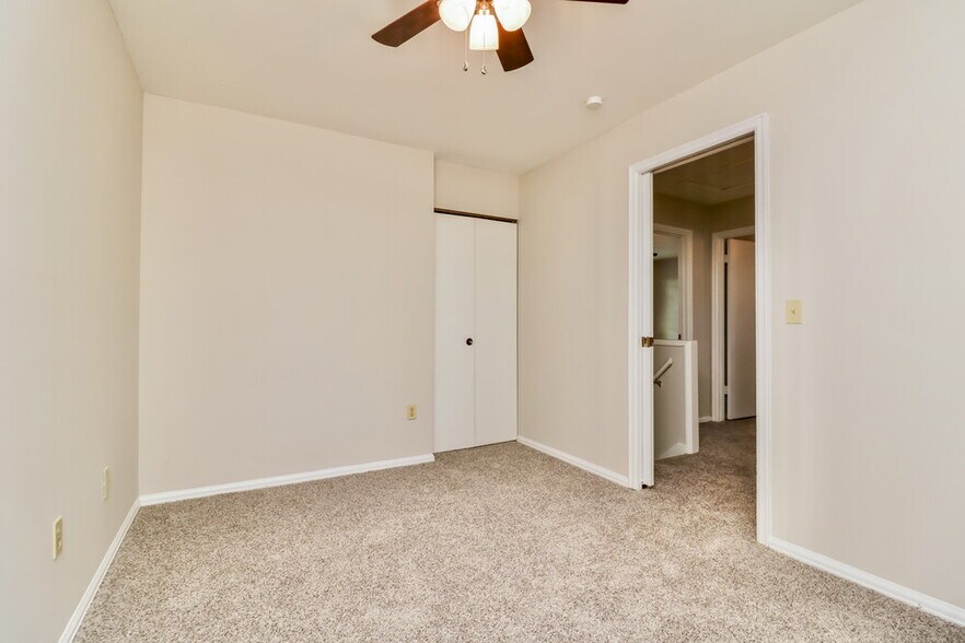 Building Photo - 17 Hollow Tree Ct