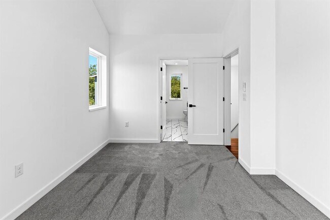 Building Photo - 7603 Creston Ln